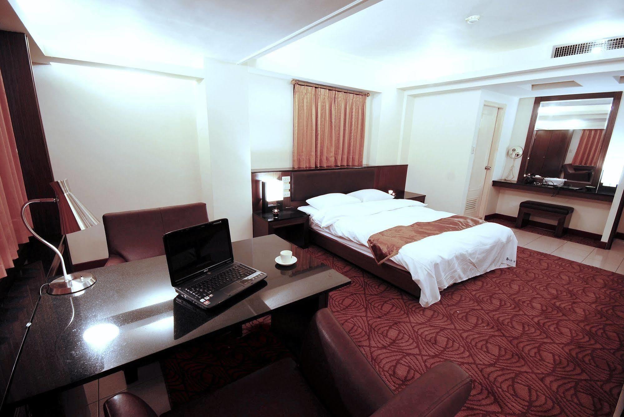 The Enterpriser Hotel Taichung Buitenkant foto