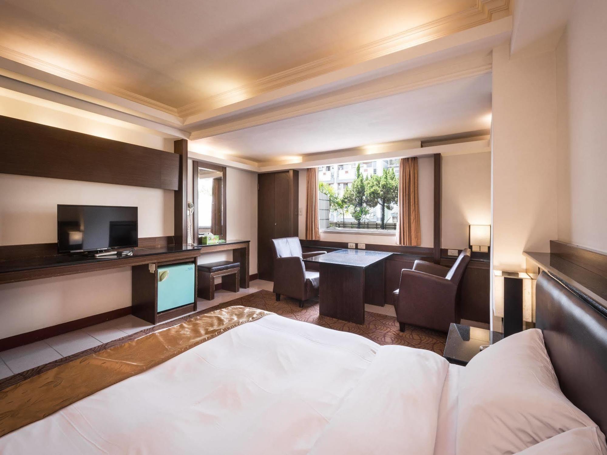 The Enterpriser Hotel Taichung Buitenkant foto