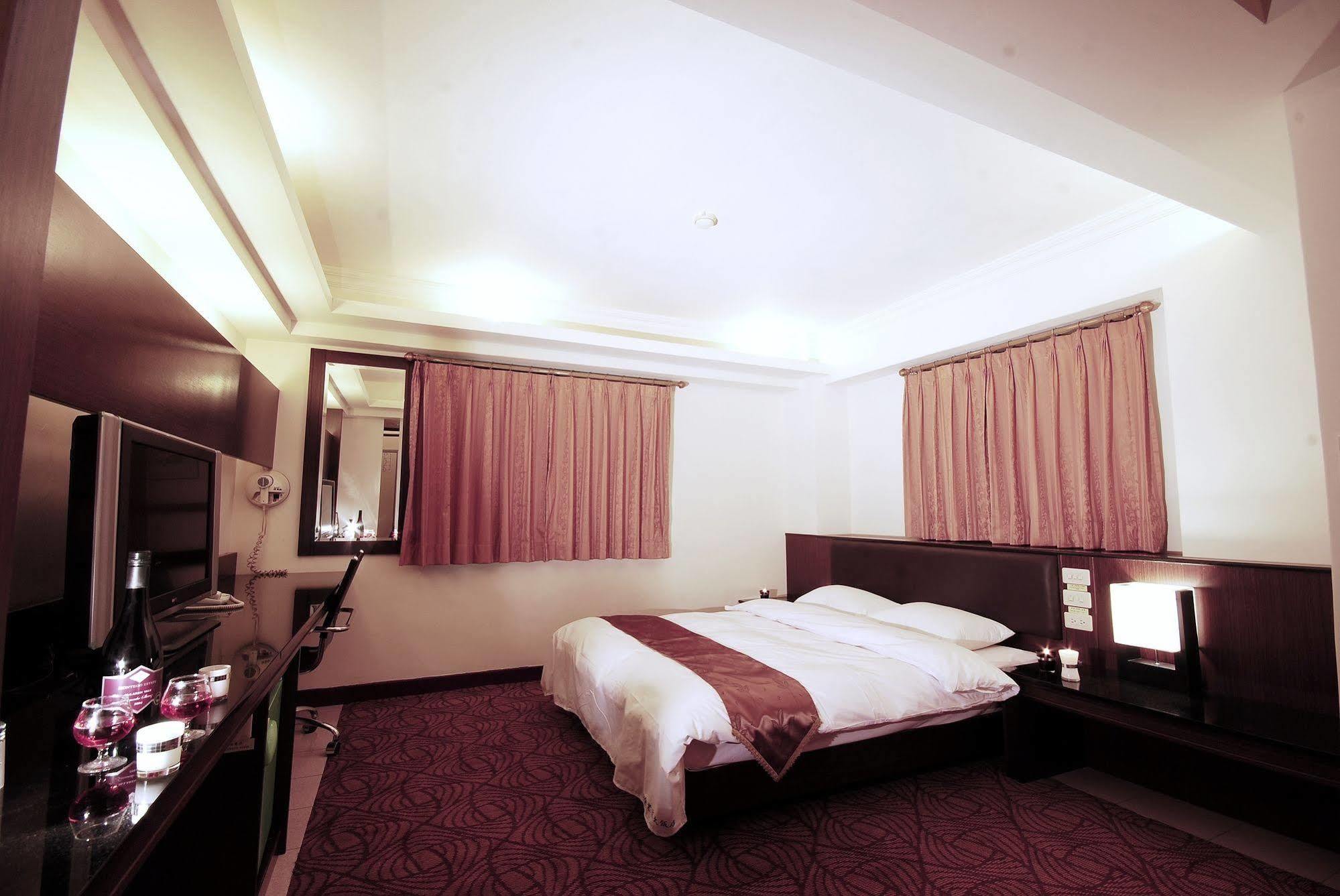 The Enterpriser Hotel Taichung Buitenkant foto