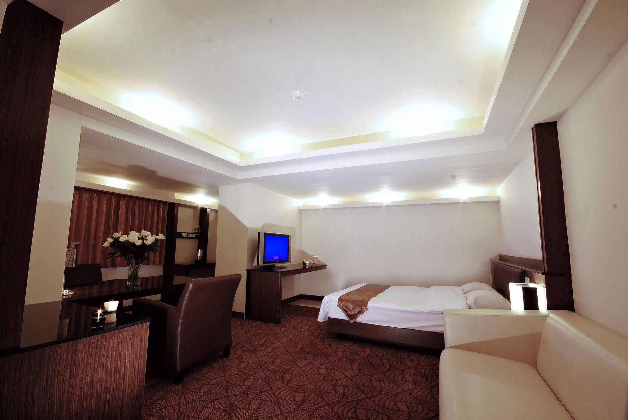 The Enterpriser Hotel Taichung Buitenkant foto