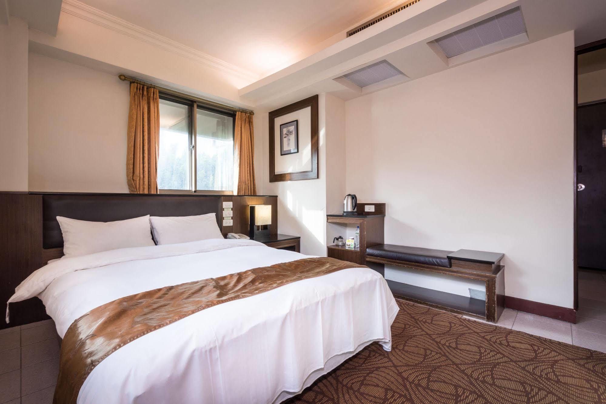 The Enterpriser Hotel Taichung Buitenkant foto